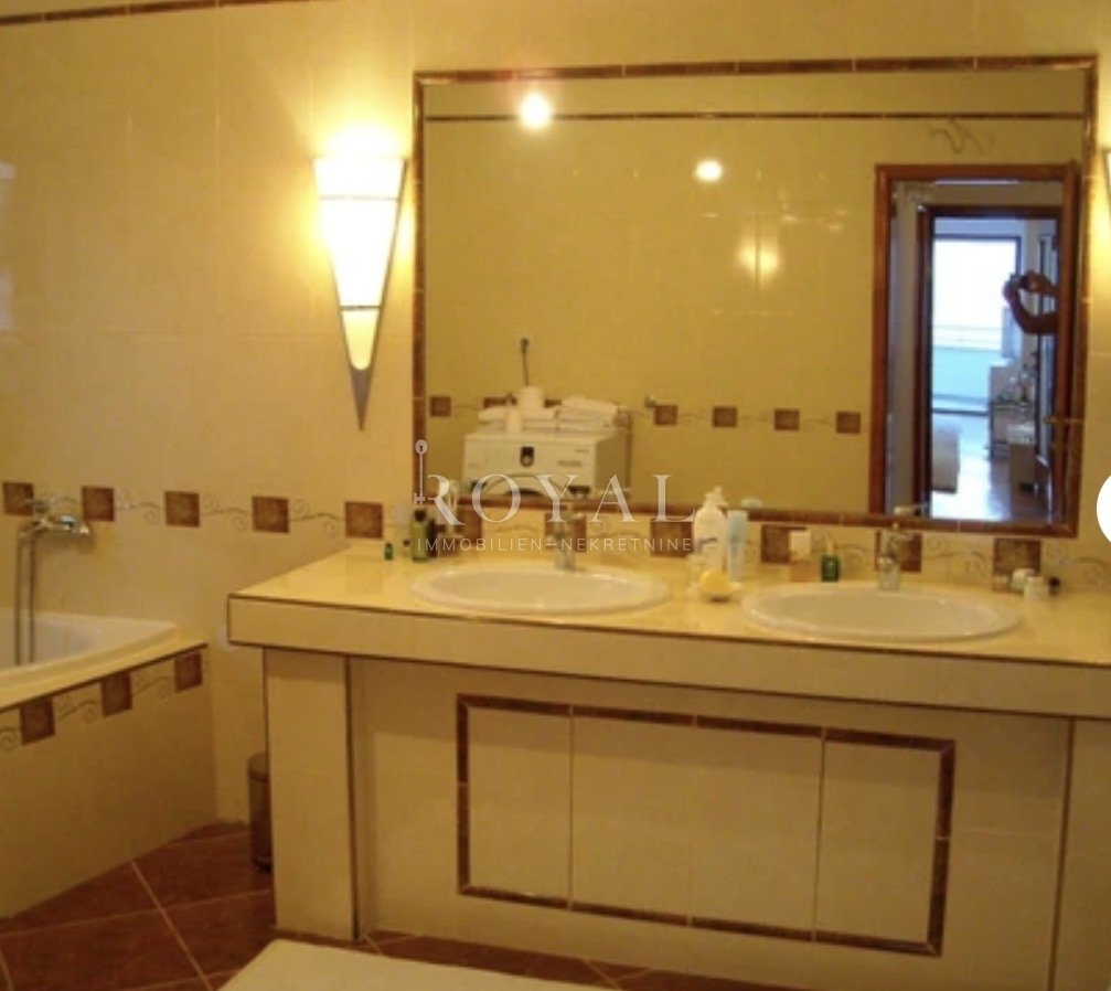 Apartment in Grad Opatija, Primorje-Gorski Kotar County, Croatia 3 - 17427136