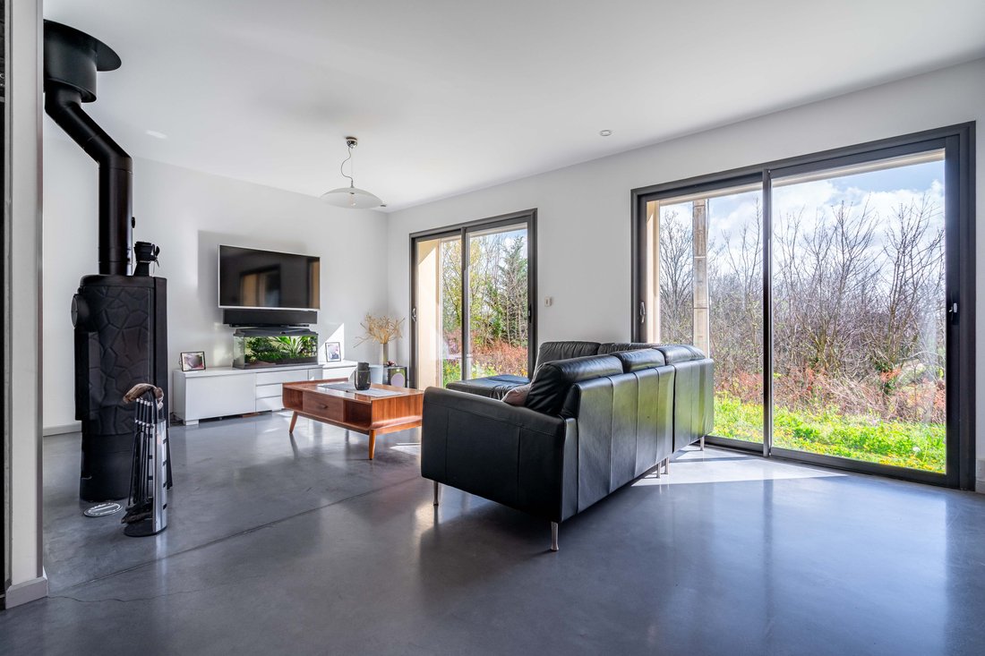 House in Albigny-sur-Saone, Auvergne-Rhône-Alpes, France 2 - 17426885