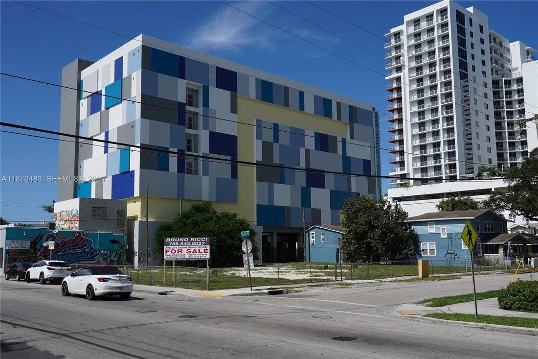 Land in Miami, Florida, United States 5 - 16122206