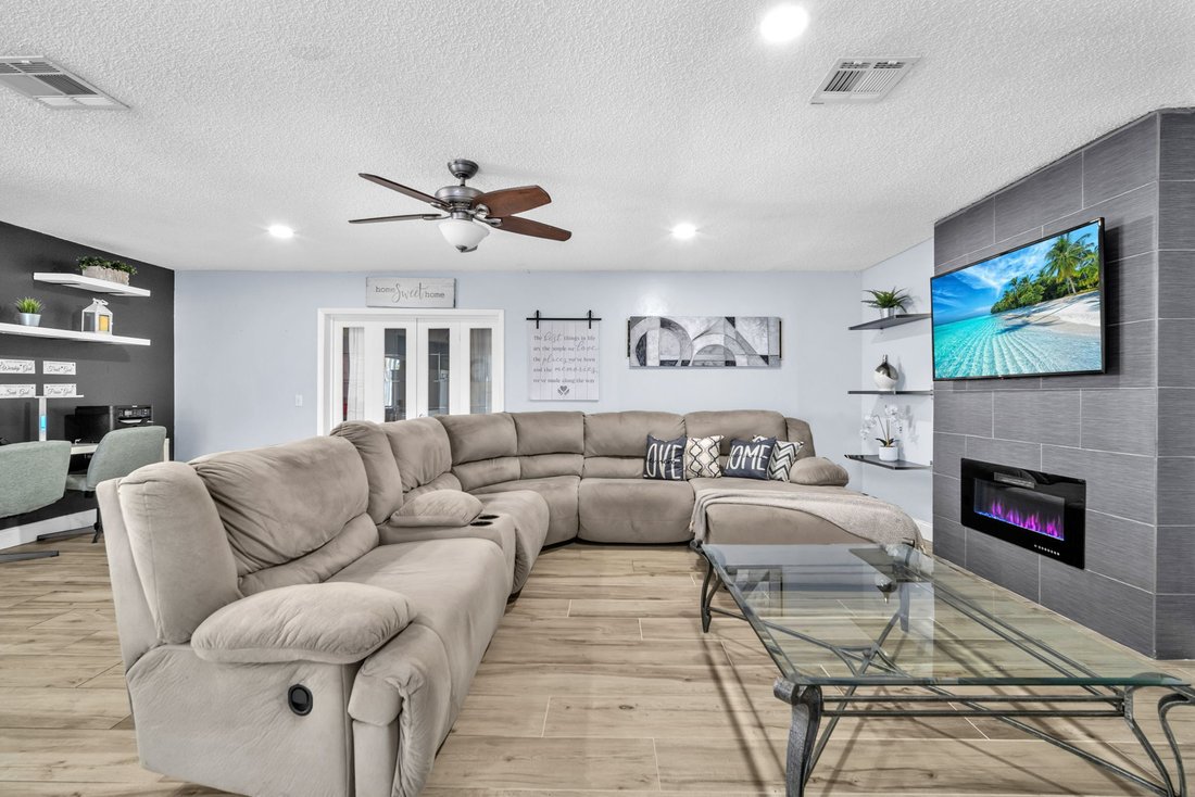 Boca Raton, Florida, United States 2 - 17427273