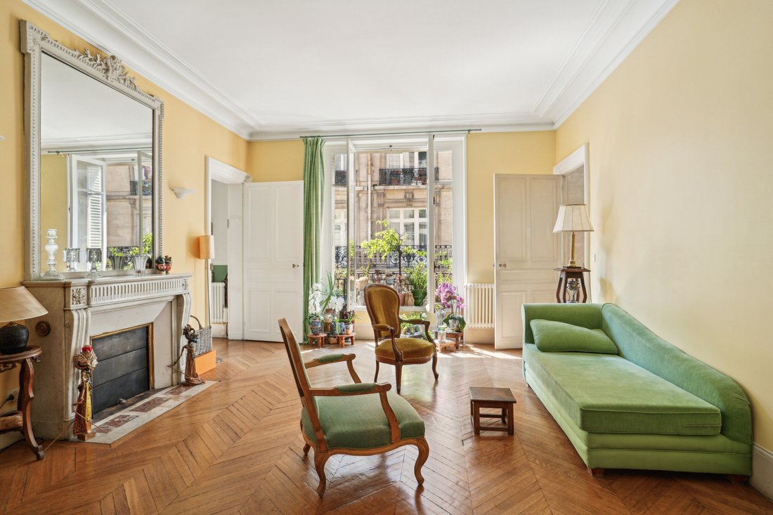 Apartment in Saint Germain des Prés, Paris 6e Arrondissement, Paris 4 - 17427451