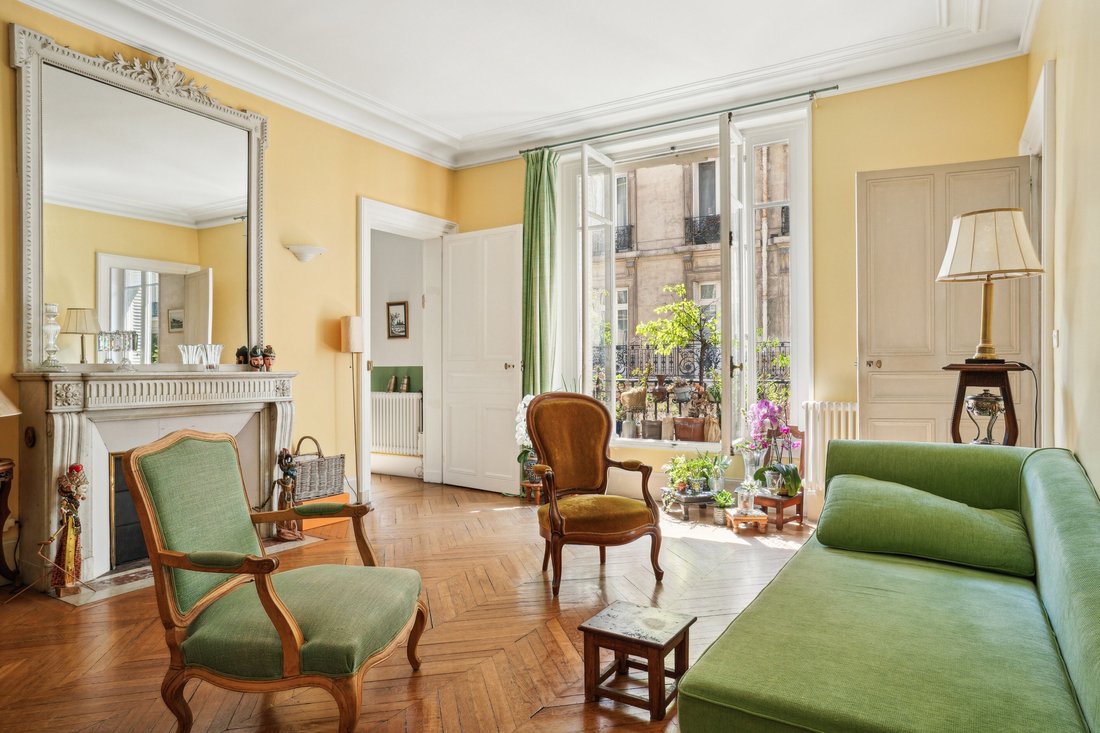 Apartment in Saint Germain des Prés, Paris 6e Arrondissement, Paris 2 - 17427451