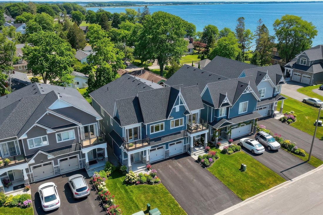 House in Wellington, Ontario, Canada 2 - 17427458