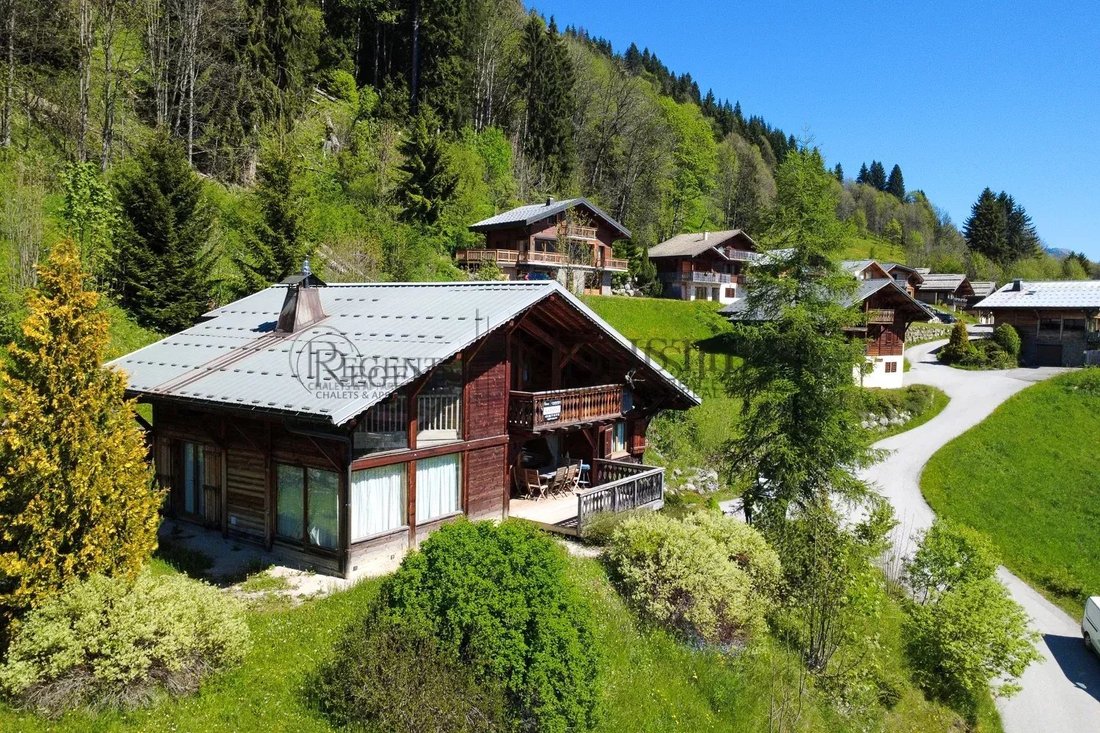 Villa in Les Gets, Auvergne-Rhône-Alpes, France 1 - 17279614
