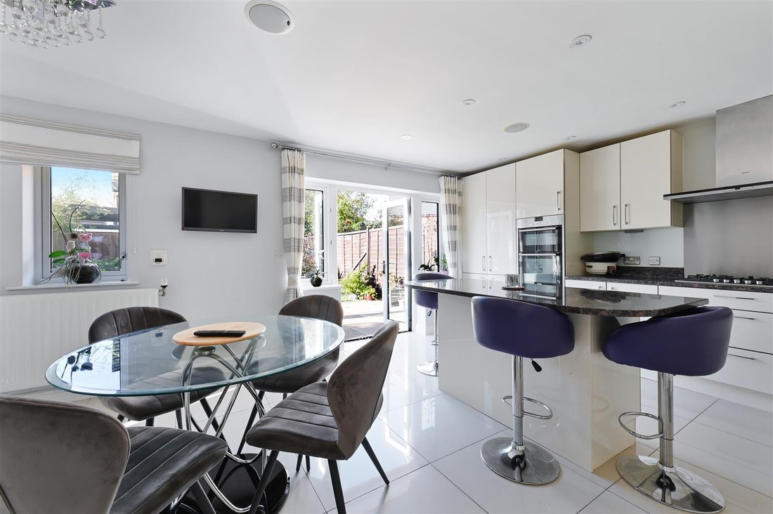 House in Epsom, England, United Kingdom 3 - 17427413