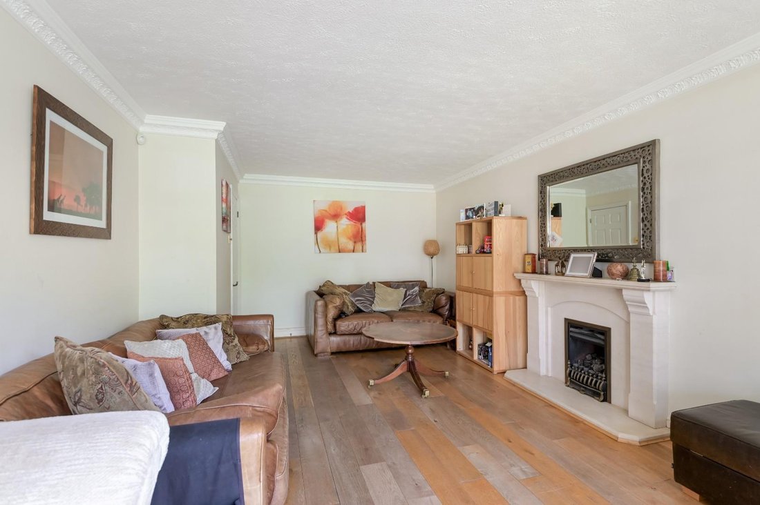 House in Nork, Reigate and Banstead, England 2 - 17427401