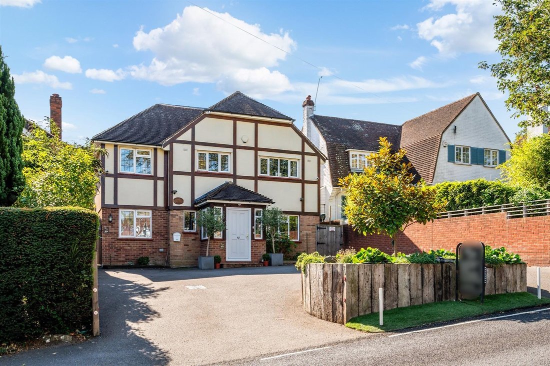 House in Epsom, England, United Kingdom 1 - 17427368