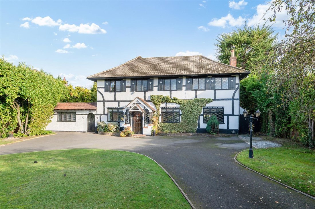 House in Epsom, England, United Kingdom 1 - 17427393
