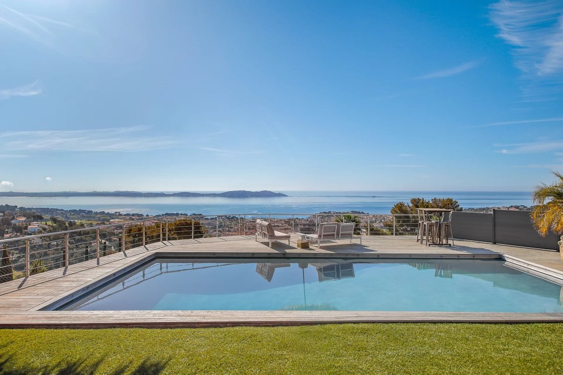House in Carqueiranne, Provence-Alpes-Côte d'Azur, France 2 - 17428247