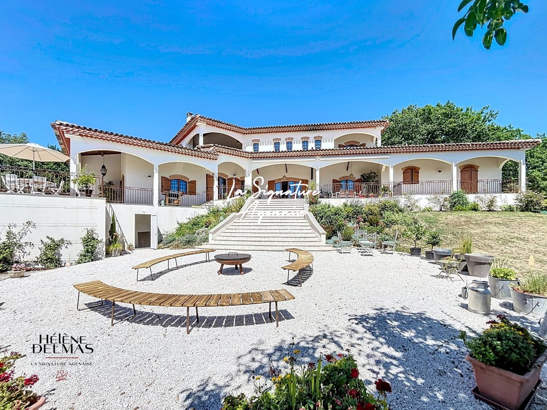 Villa in Laroque-Timbaut, Nouvelle-Aquitaine, France 1 - 17432693