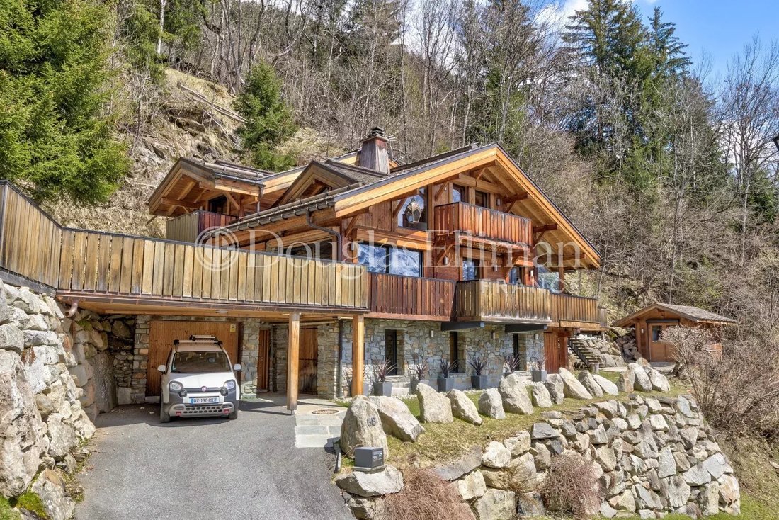 Chalet in Les Houches, Auvergne-Rhône-Alpes, France 2 - 17429737