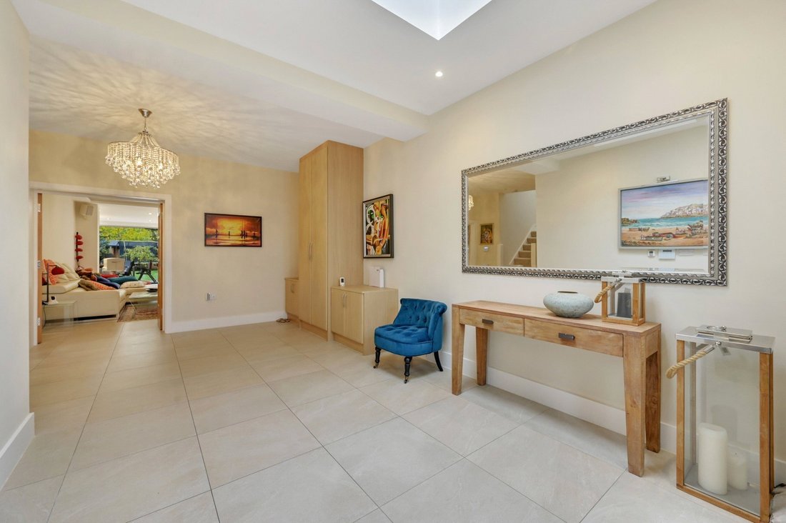 House in Golders Green, Barnet, England 4 - 17428965