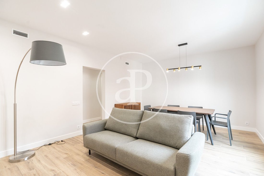 Apartment in Eixample, Barcelona, Spain 4 - 17394388