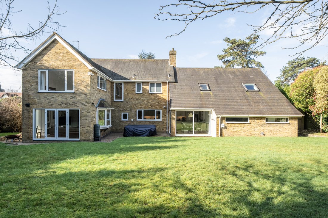 House in Kingswood, Reigate and Banstead, England 3 - 17433371