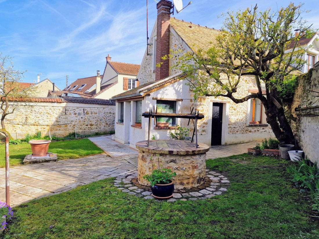 House in Jouars-Pontchartrain, Ile-de-France, France 2 - 17429381