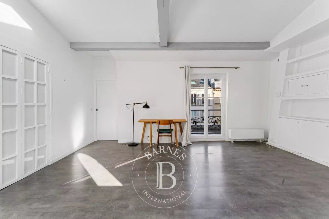 Apartment in Gros Caillou, Paris 7e Arrondissement, Paris 2 - 17429783