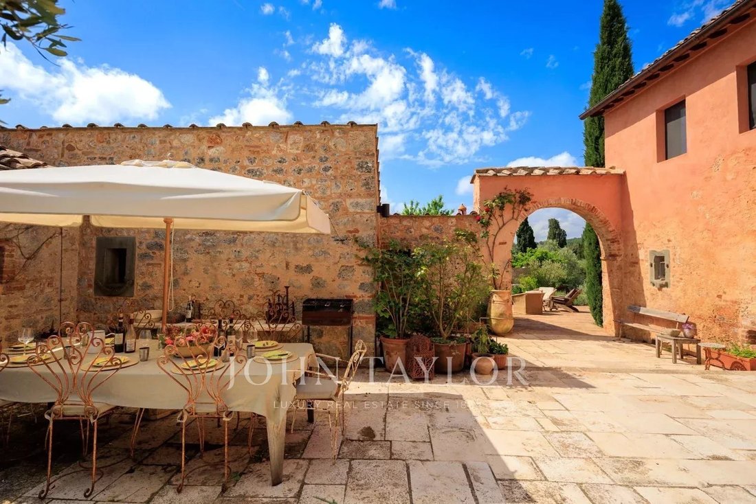 Villa in Siena, Tuscany, Italy 2 - 17431238