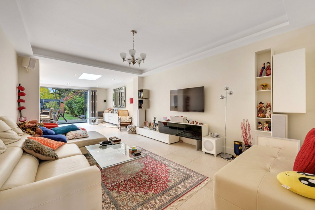 House in Golders Green, Barnet, England 1 - 17428965