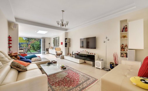 House in Golders Green, Barnet, England 1