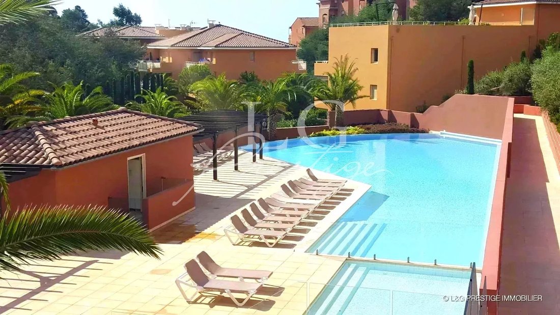 Apartment in Théoule-sur-Mer, Provence-Alpes-Côte d'Azur, France 1 - 17429756