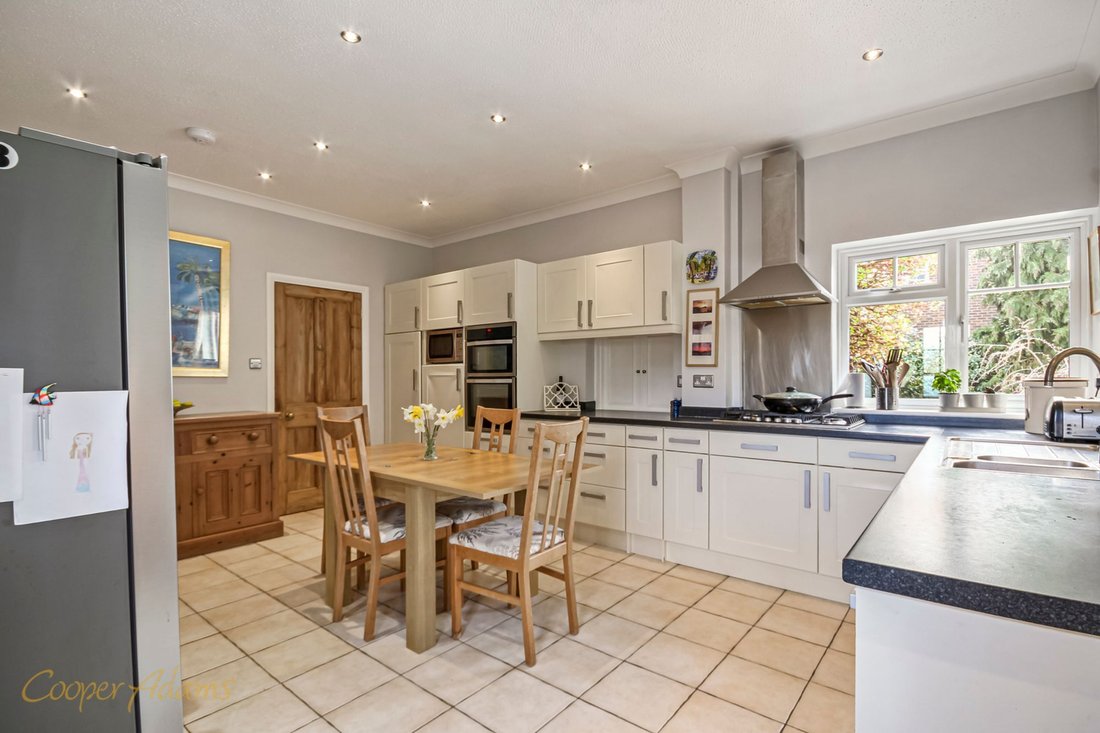 House in Angmering, England 3 - 17430809
