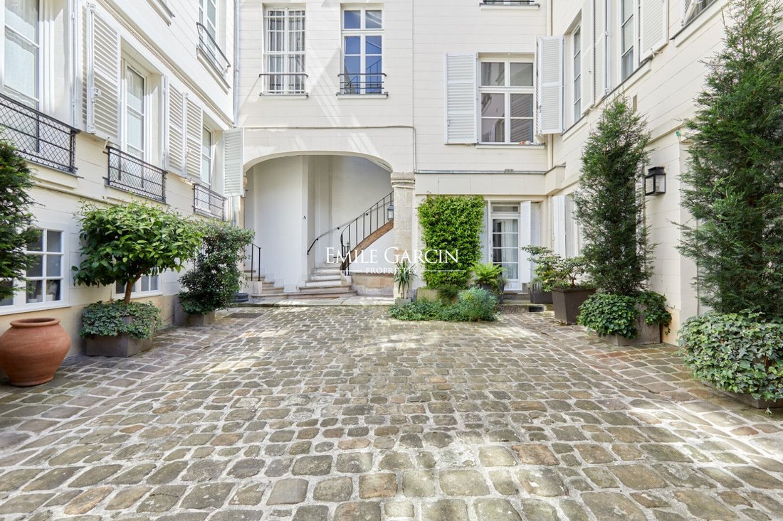 Apartment in Odéon, Paris 6e Arrondissement, Paris 4 - 17429969