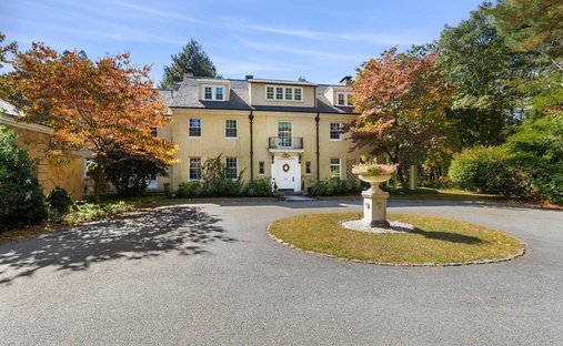 House in Millis, Massachusetts, United States 1