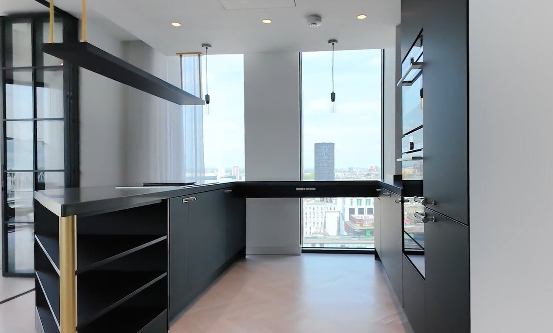 Apartment in EC2, England 2 - 17429018