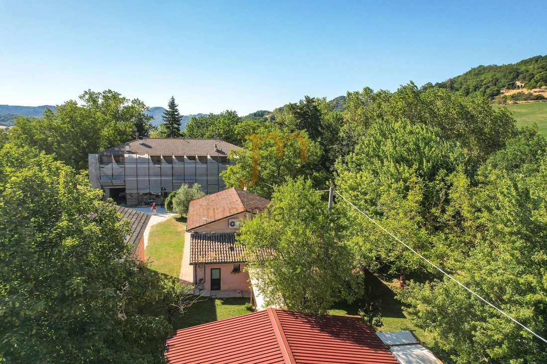 Estate in Cagli, Marche, Italy 3 - 17429693