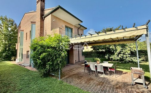 Villa in San Macario In Piano, Lucca, Tuscany 1
