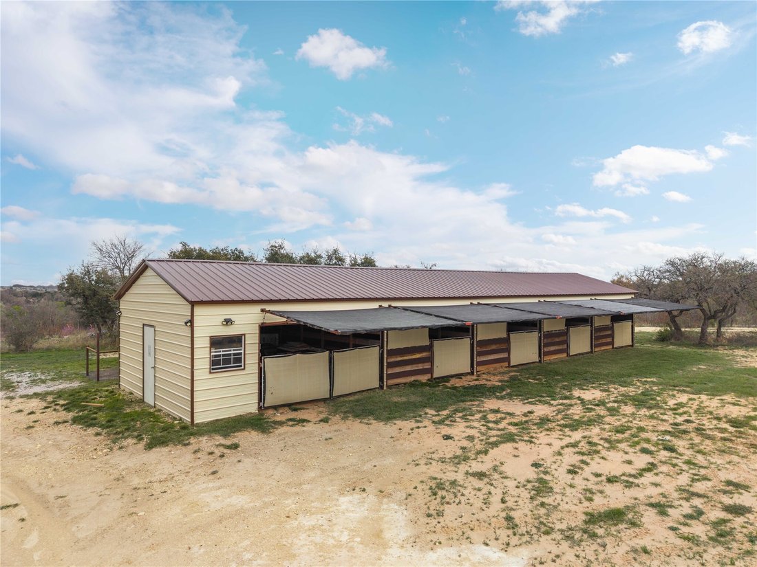 House in Comanche, Texas, United States 4 - 17431128