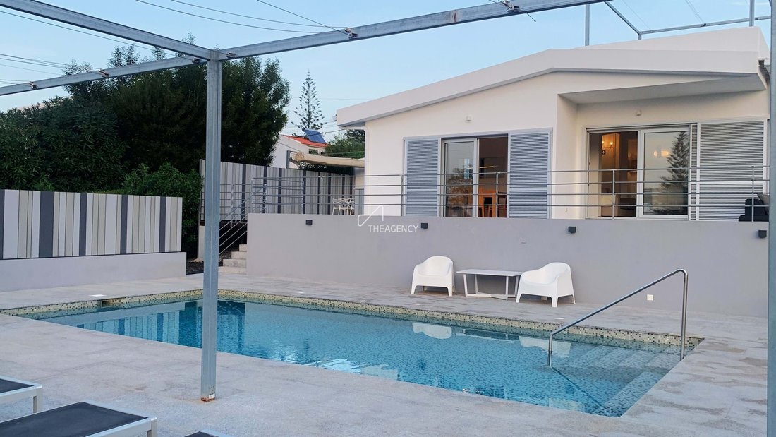 Villa in Quarteira, Algarve, Portugal 2 - 17430232
