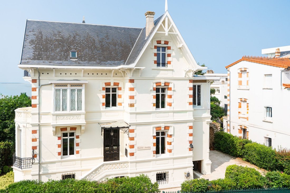 House in Zone Industrielle et Commerciale, Royan, France 1 - 15771705
