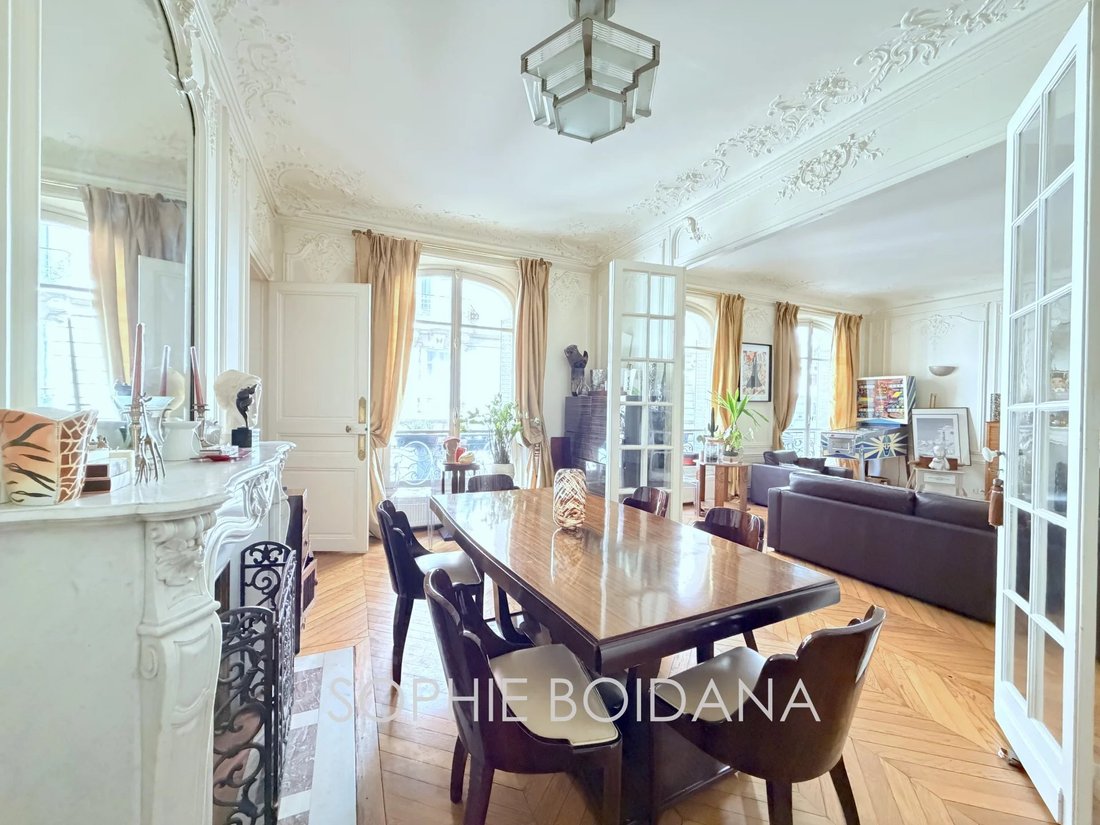 Apartment in Courcelles-Wagram, Paris 17e Arrondissement, Paris 4 - 15769225