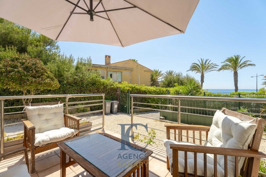 House in Sanary-sur-Mer, Provence-Alpes-Côte d'Azur, France 1 - 17429297