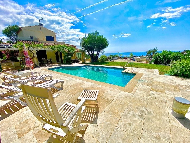 House in Frejus, Provence-Alpes-Côte d'Azur, France 3 - 17431947