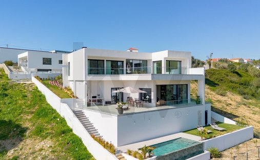 House in Santo Isidoro, Lisbon, Portugal 1