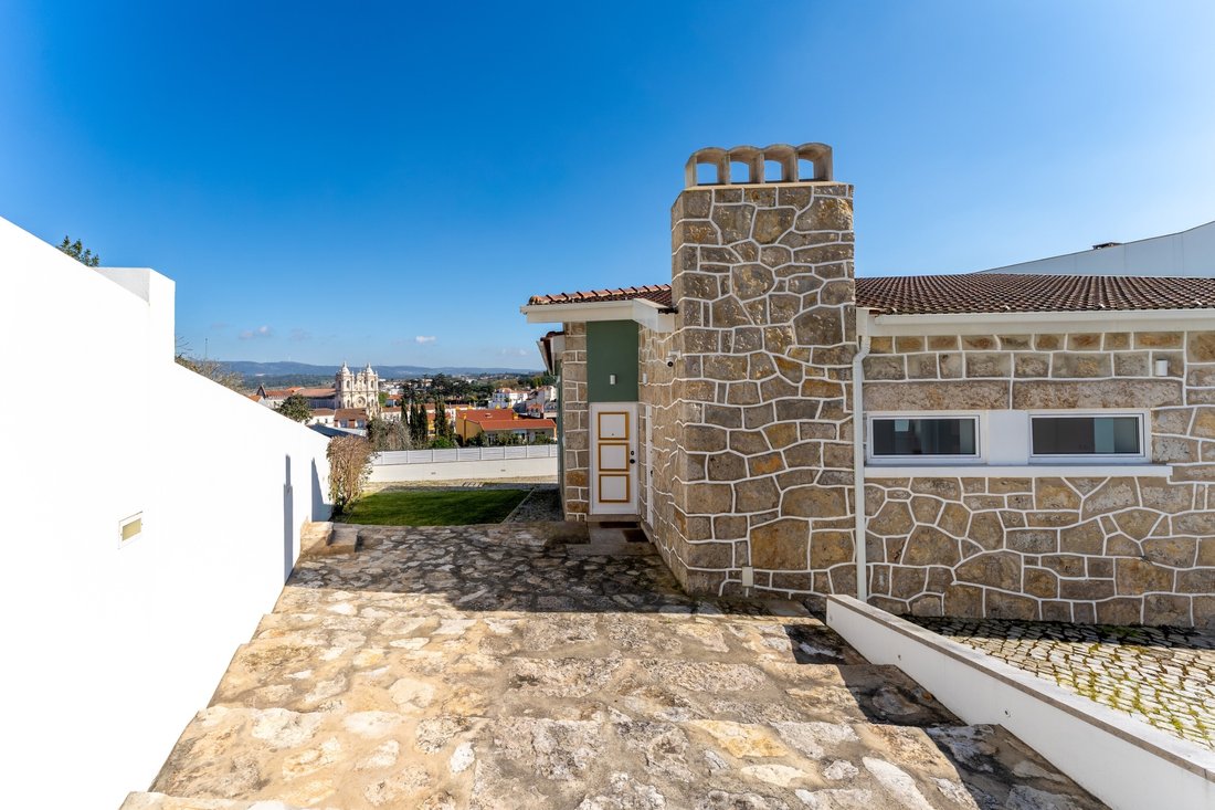 House in Alcobaca e Vestiaria, Leiria District, Portugal 2 - 17432161