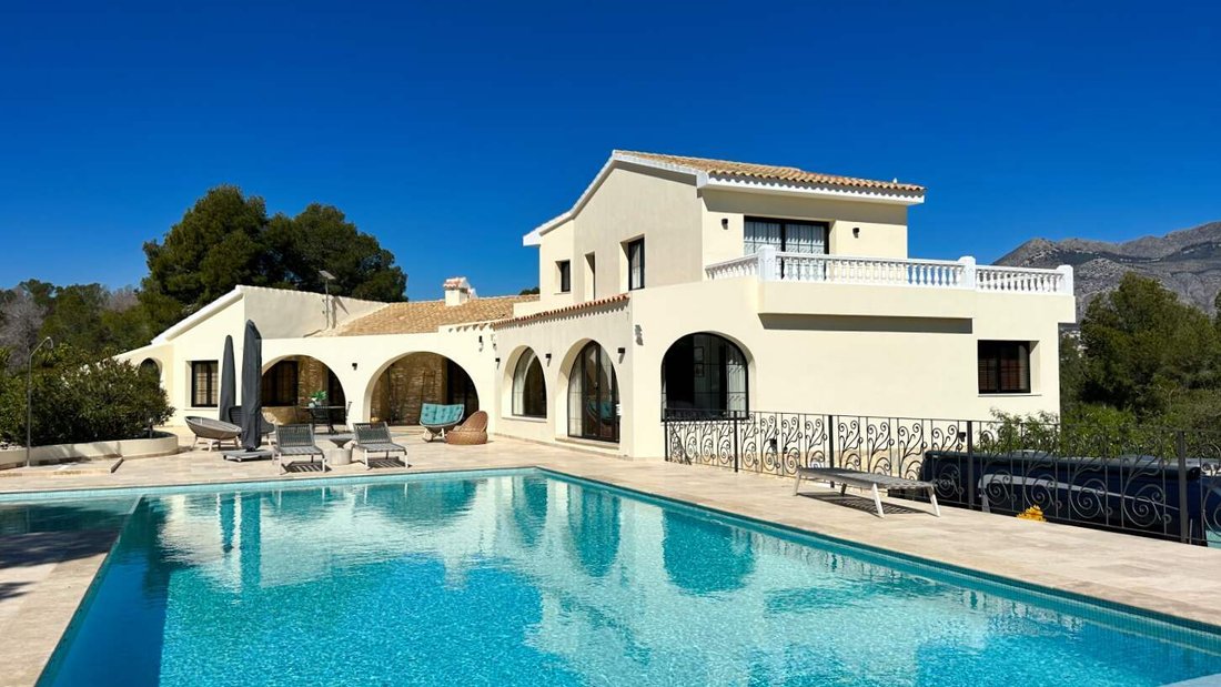 Villa in Altea, Valencian Community, Spain 2 - 17431946