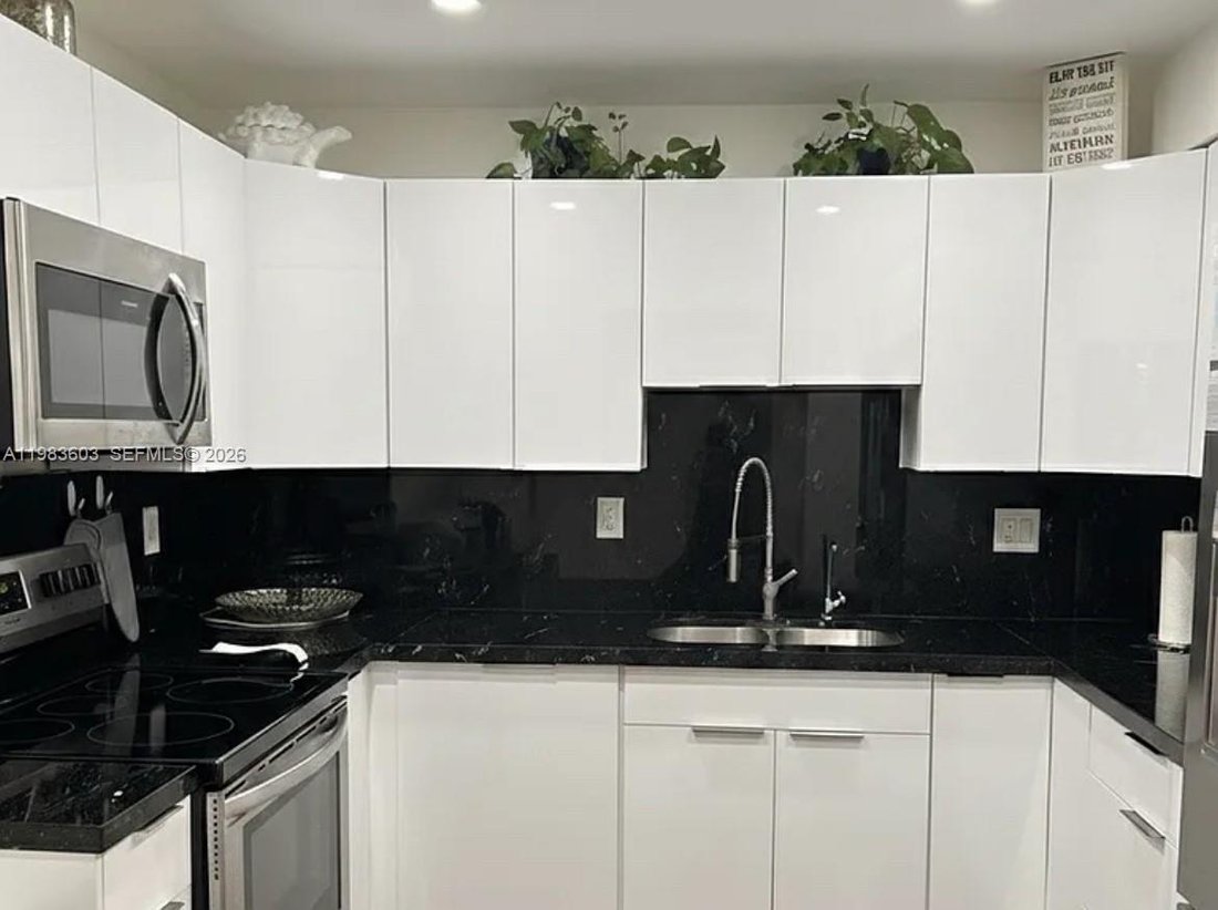 Condo in North Miami Beach, Florida, United States 5 - 17429531