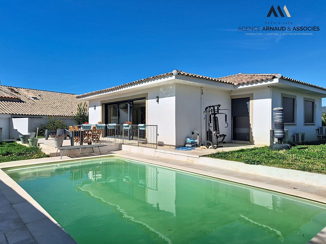 House in Saint-Cyr-sur-Mer, Provence-Alpes-Côte d'Azur, France 1 - 17431520