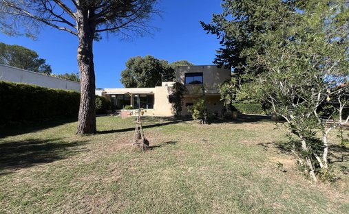 Villa in Camplanier, Nimes, France 1