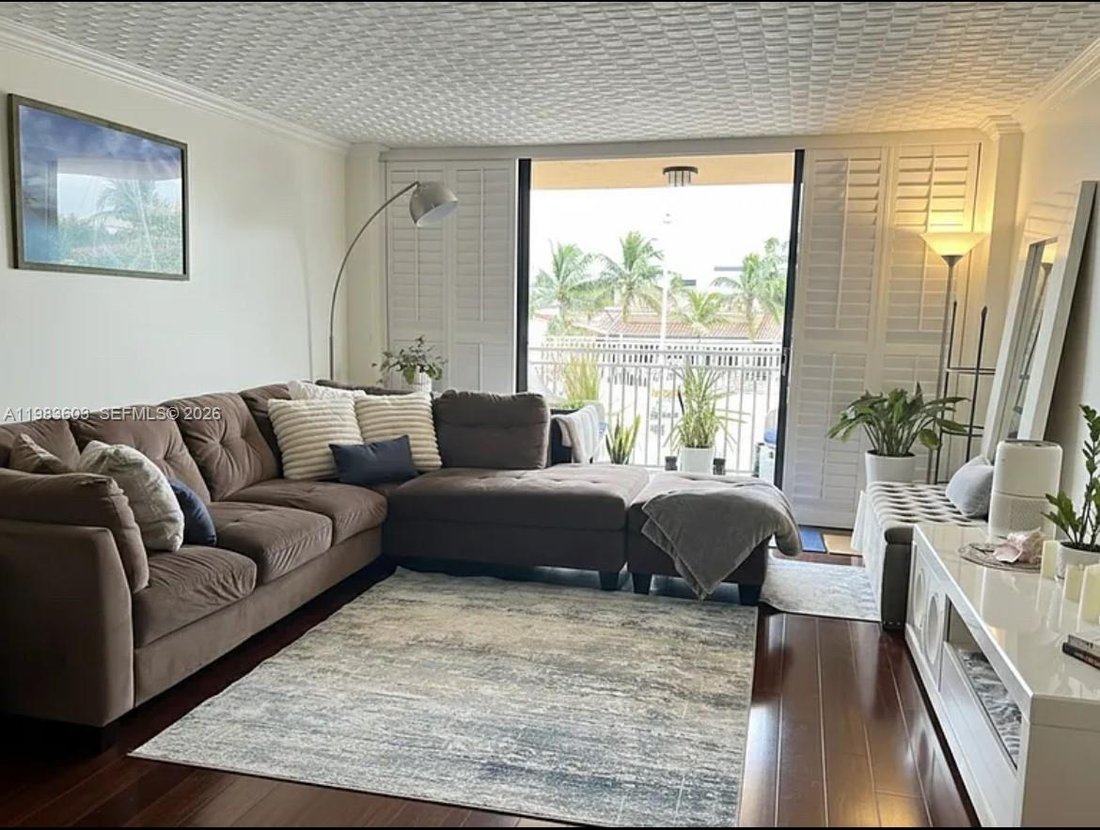 Condo in North Miami Beach, Florida, United States 4 - 17429531