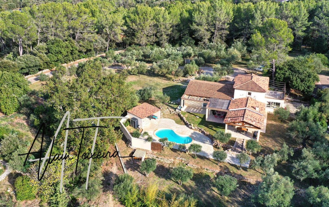 House in Taradeau, Provence-Alpes-Côte d'Azur, France 1 - 17430152