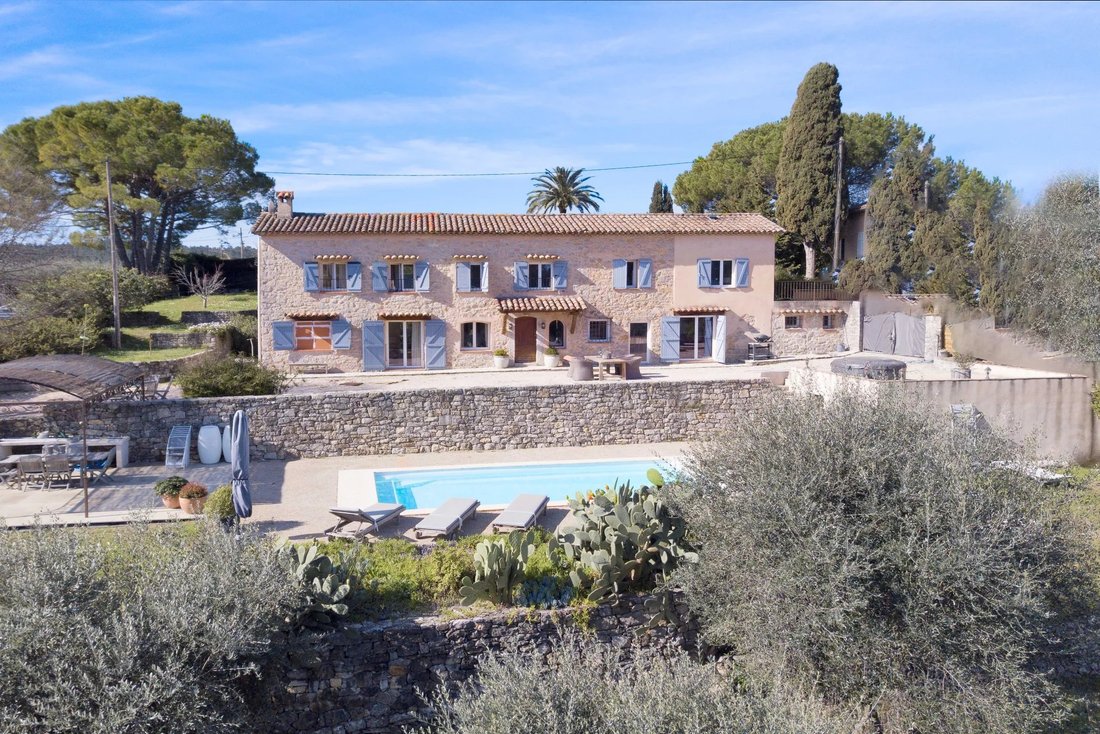 Villa in Grasse, Provence-Alpes-Côte d'Azur, France 2 - 17429820
