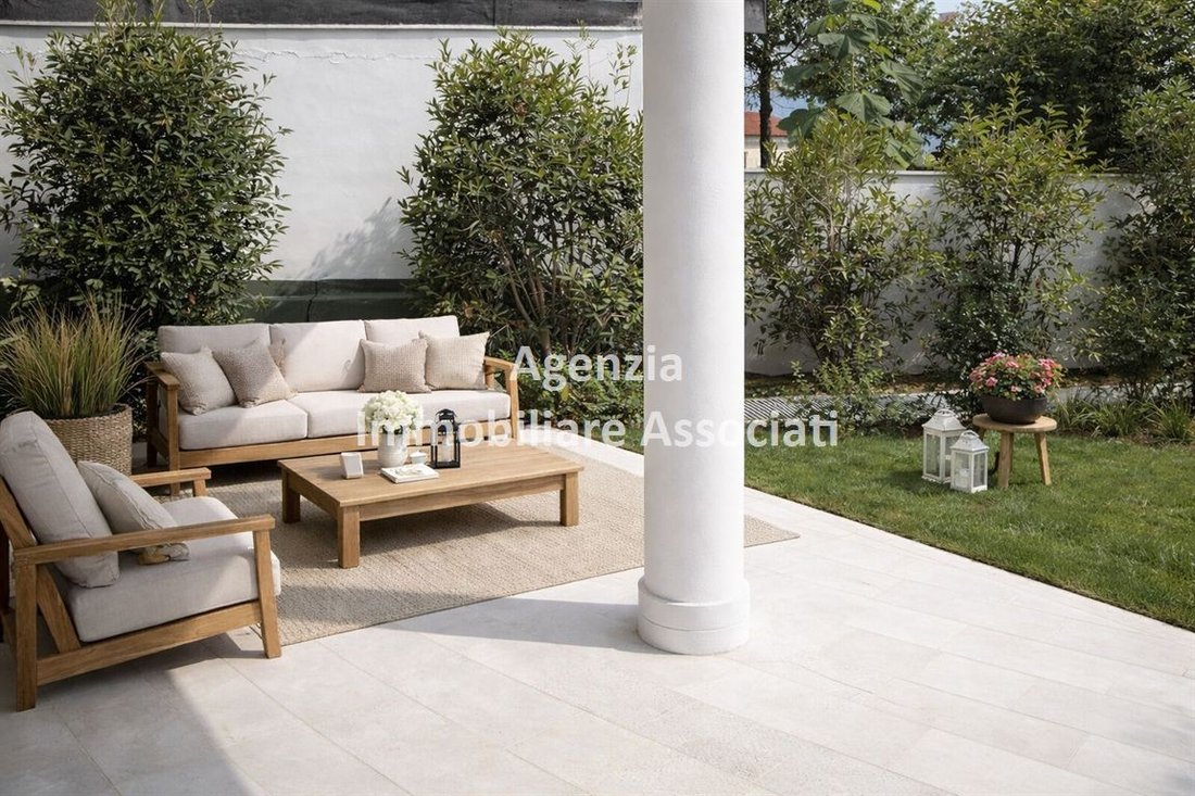 Villa in Bassano del Grappa, Veneto, Italy 1 - 17433217