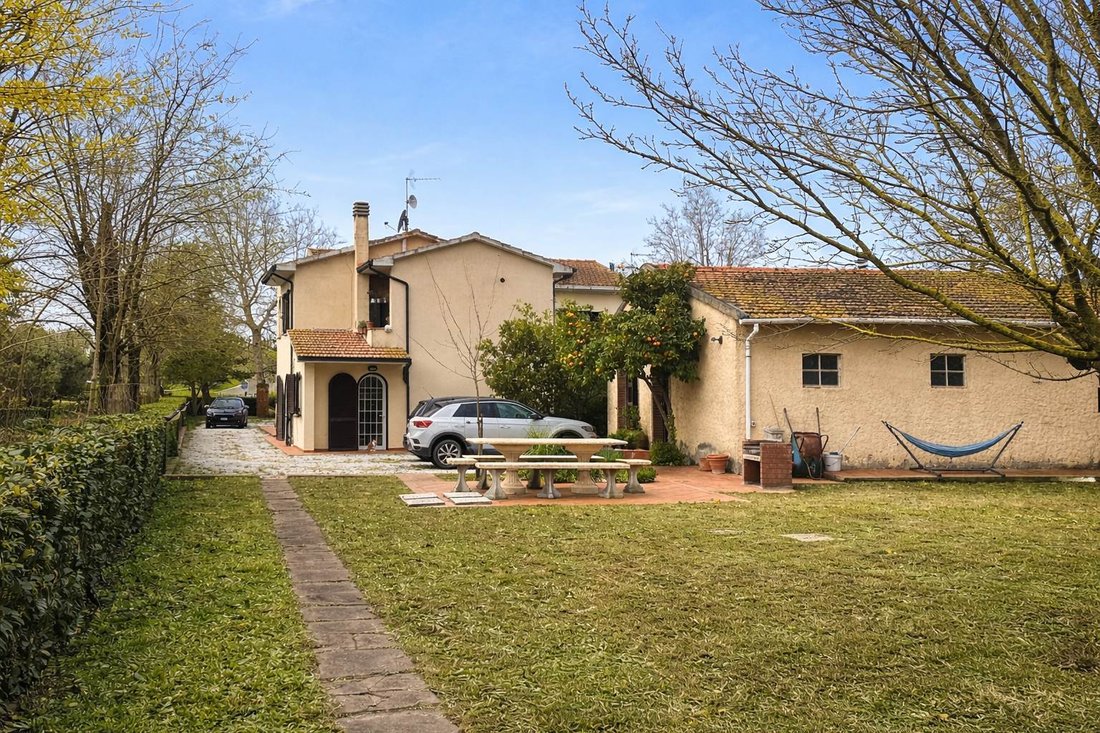 Apartment in Cecina Centro, Cecina, Tuscany 1 - 17431692