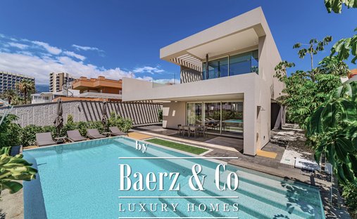 Villa en Playa de las Americas, Canarias, España 1