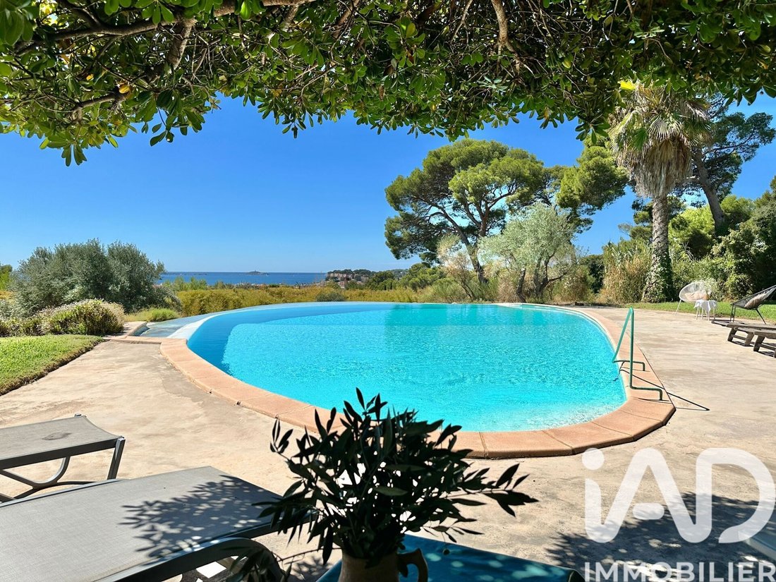 House in Sanary-sur-Mer, Provence-Alpes-Côte d'Azur, France 1 - 17430544