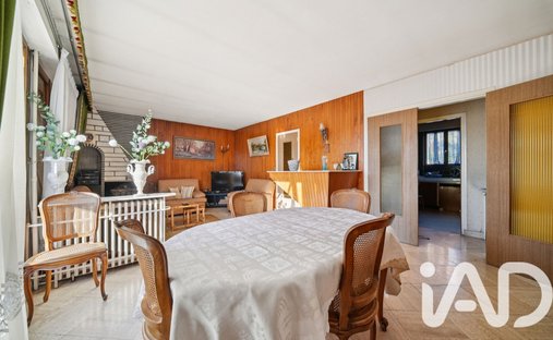 House in Jean Jaures, Le Plessis-Robinson, France 1